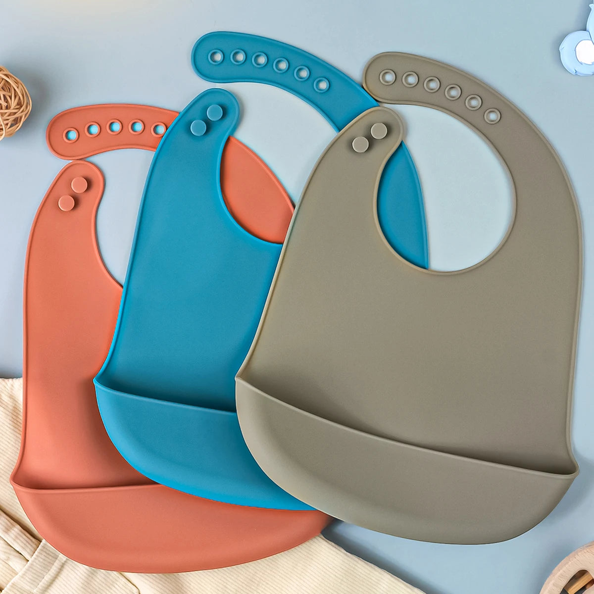 3pcs Waterproof Baby Bibs Soft Silicone Feeding Set